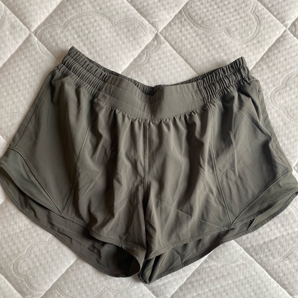 Grey sage Hotty Hot 4” shorts